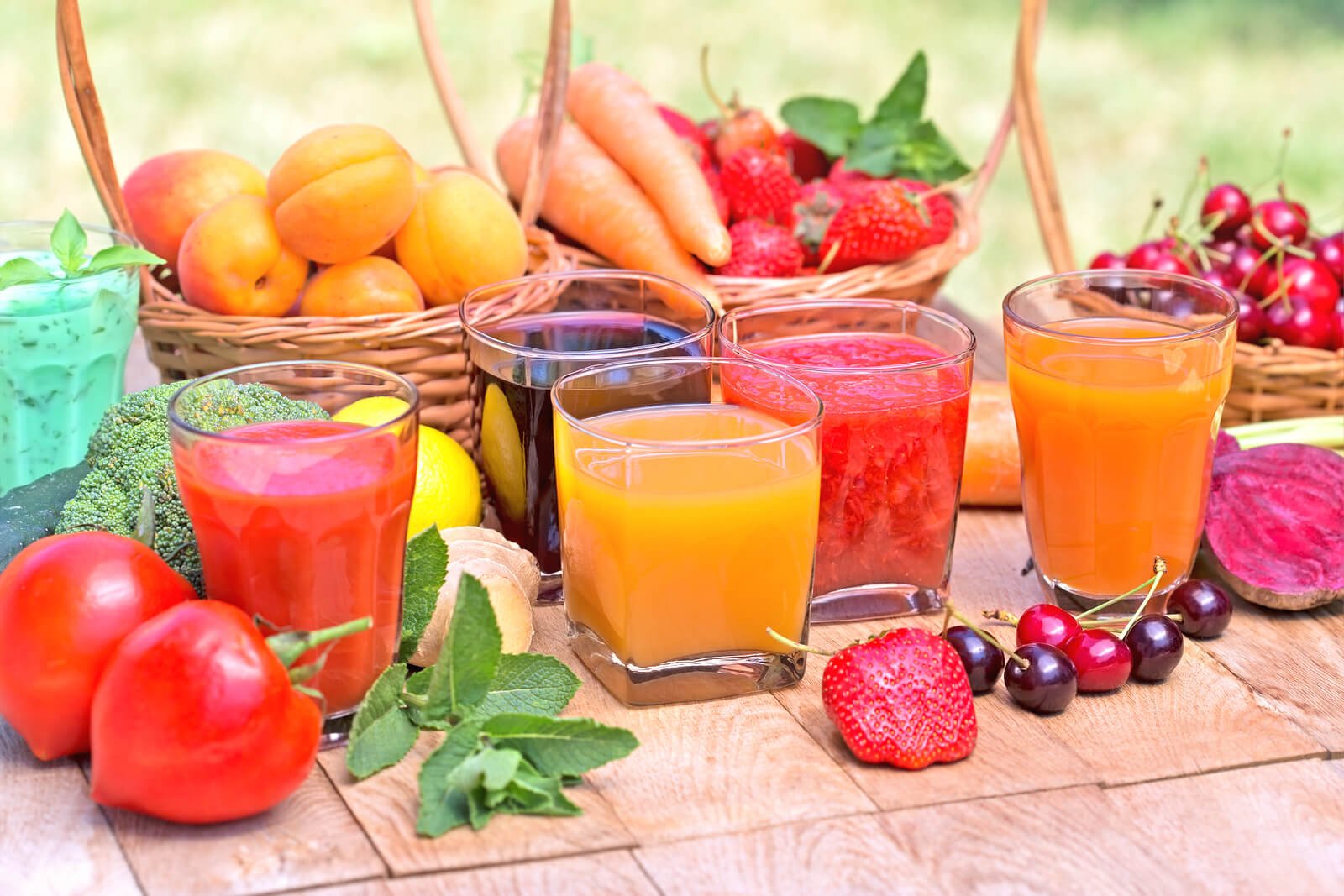 Welcome summers with A Juice Cleanse! 1